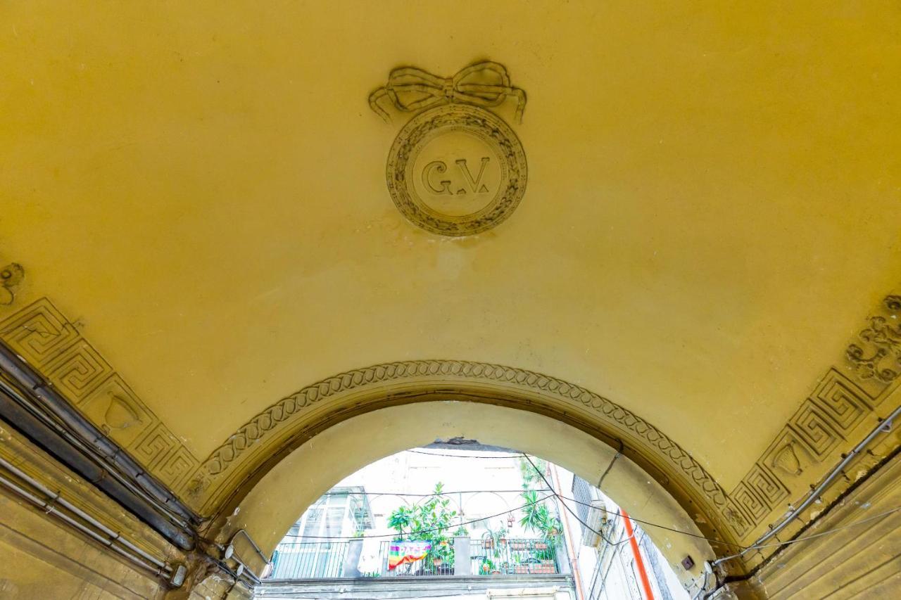 Apartment With Balcony In Palazzo Diaz By Wonderful Italy Неаполь Экстерьер фото